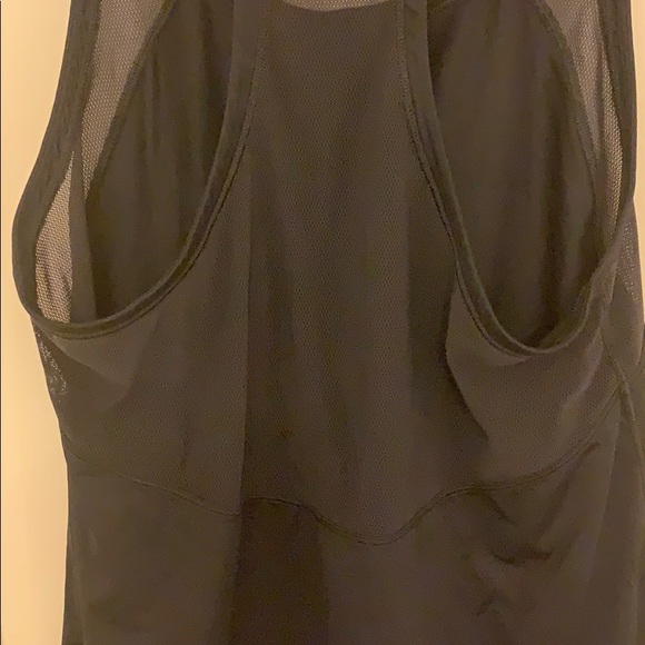 Black sleeveless mesh lululemon tank - Picture 4 of 5
